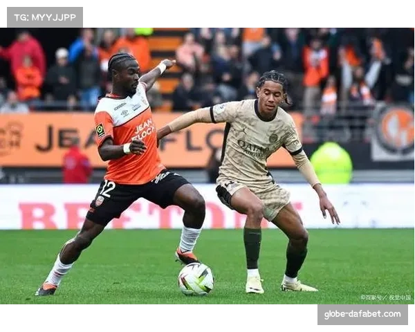 洛里昂新帅尝试3-5-2体系 季前赛暴露磨合问题