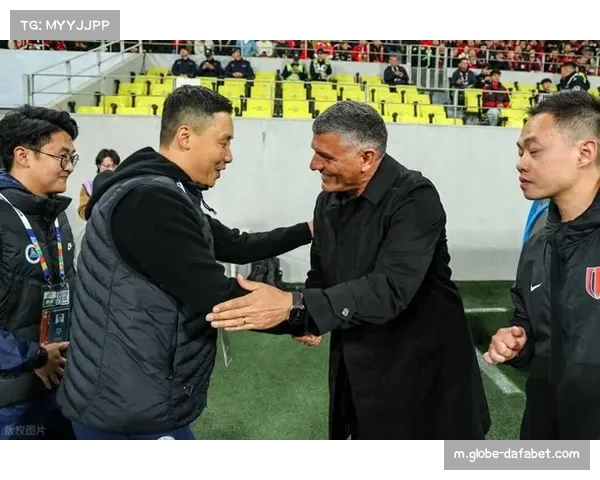 成都蓉城新帅战术磨合 四后卫体系取代传统三中卫